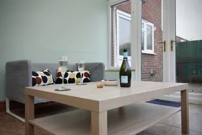 Captivating 4-bed House in Milton Keynes - Image 2