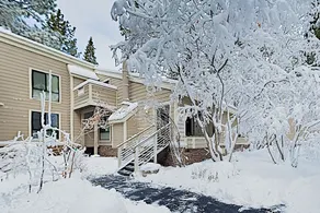 Stylish Forest Pines Beach & Ski Getaway 3 Bedroom Townhouse - Image 4