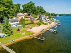 Cottage on Big Pine Island Lake - Image 5