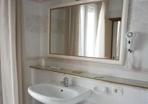 Hotel Continental - Image 2