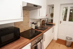2 Bedroom Apartment in Prime Clifton Location - Image 2