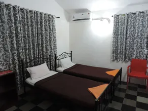 Wave Beach Hotel - Image 2