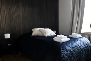 2ndhomes Gorgeous 3BR Apartment w Sauna - Image 3