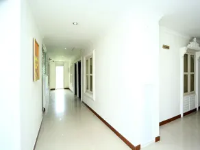 Krishna Regency by OYO Rooms - Image 4