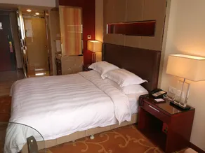 Zhuhai 2000 Hotel (Lovers Road Grand Theatre) - Image 3