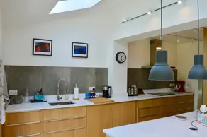 Spacious 3 Bedroom House in Didsbury Manchester - Image 2