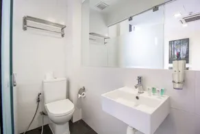 Q LOFT Hotels@Mackenzie - Image 5