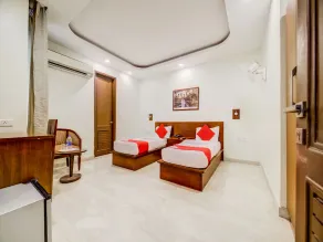 Hotel Kings Plaza - Image 3