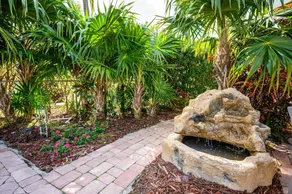 Gorgeous Canal W/ Private Pool & Dock 3 Bedroom Home - Image 5