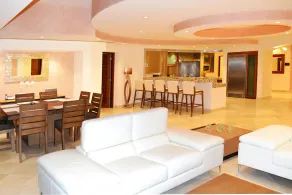 Villas de Cortez Penthouse - Image 4
