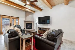 Bonita - Stunning Contemporary Home, Six Blocks From The Plaza - Image 2
