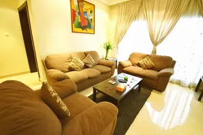 Leaders Plaza Apartments - Image 2