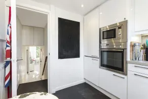 Well Presented one Bedroom Apartment Located in the Fabulous Notting Hill - Image 4