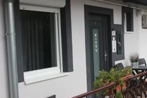 Kitty Downtown Apartman - Image 3