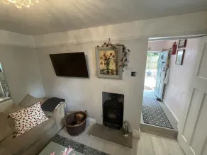 Stunning 1-bed Cottage With Hot Tub in Ross-on-wye - Image 2
