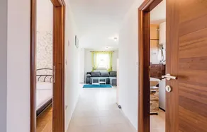 Beautiful Home in Valbandon With Wifi and 4 Bedrooms - Image 4