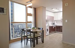 Brown Suites Serviced Residence - Image 5