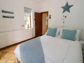 Fox Cottage - Image 4