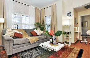 CH5 & CH7 - Majestic View Fully Furnished 1BR Dog Ok - Image 2