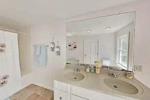 Renovated Retreat - Near Beaches & Town 5 Bedroom Home - Image 2