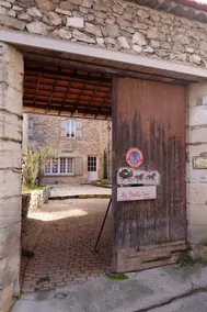 La Belle Cour - Image 2