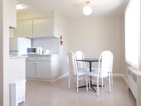 Beausejour Apartments - Image 4