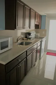 Capri Apartments - Image 5