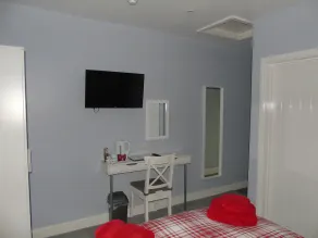 The Blackbirds Guesthouse - Image 3