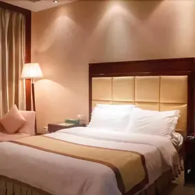 Xi Hu Resort Hotel - Image 3
