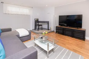Cozy 1BR Apartment With a King Bed Near Downtown Ottawa - Image 4