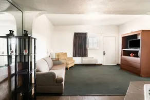 Hotel Globe Miami AZ - Highway 60 - Image 4