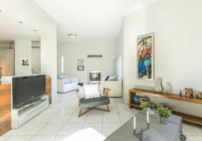 Villa Azzuro by JJ Hospitality - Image 5