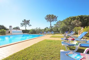 Villa Bella Vista - moradia elegante com piscina aquecível e jacuzzi na Galé, Albufeira - Image 5