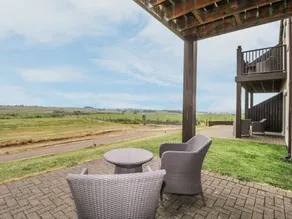Apartment 8 - Image 2