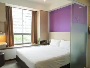 Aqueen Hotel Balestier - Image 5