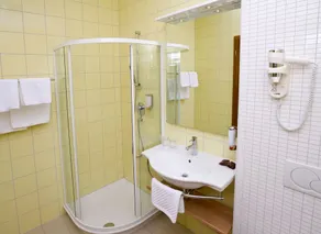 Videc Hotel & Apartments - Image 4