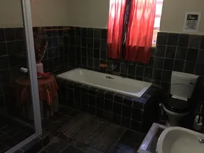 Travellers Nest Guest House - Image 2
