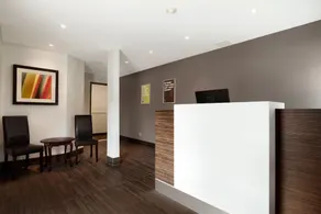 Studio 6 Toronto - Image 2