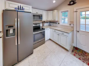 Near Coast & Bay - 3br W/ Fire Pit 3 Bedroom Home - Image 2