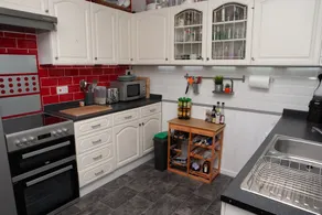 Spacious 2 Bedroom House in Redfield - Image 5