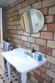 2 Bedroom Family Home In Brixton - Image 2