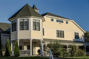 The Snowflake Inn - Image 3