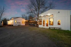 Coppola by Avantstay Explore The Wineries Near This Gorgeous Healdsburg Home w/ Bar & Large Yard - Image 4