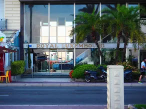 Nice Booking - Royal Luxembourg Piscine - Image 3