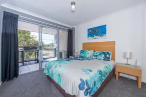 Beach Club 18 - Nelson Bay - Image 2