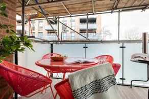The Hoxton Docks - Modern & Bright 1BDR Flat With Study Room & Balcony - Image 4