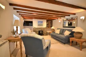Fuchsia Cottage - Image 2