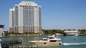 Mare Azur Miami Luxury Apartments by Grand Bay - Image 4