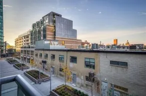 Queen West Vibes - Image 4