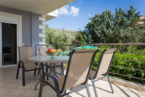 290m² Villa with Pool close to the Airport - Image 5